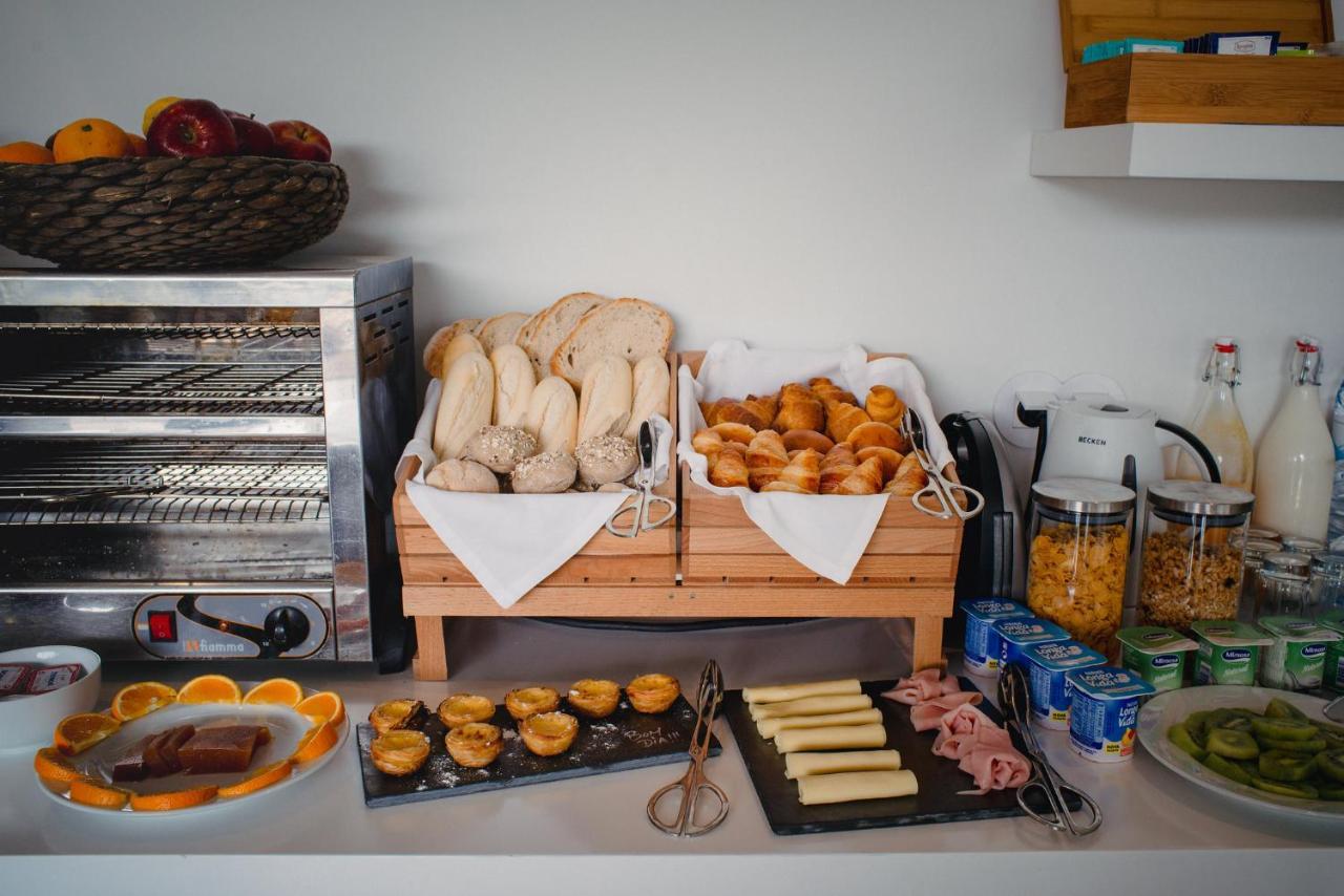 فندق A House In Estoril - Adults Only المظهر الخارجي الصورة A breakfast buffet